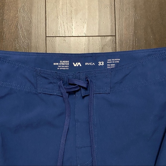 SOLD!! Men’s RVCA Board Shorts - Picture 3 of 4